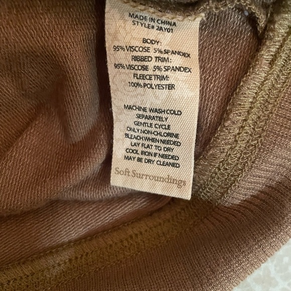 Soft Surrounding Cowl Neck 2 Pockets Shirt - Picture 5 of 6